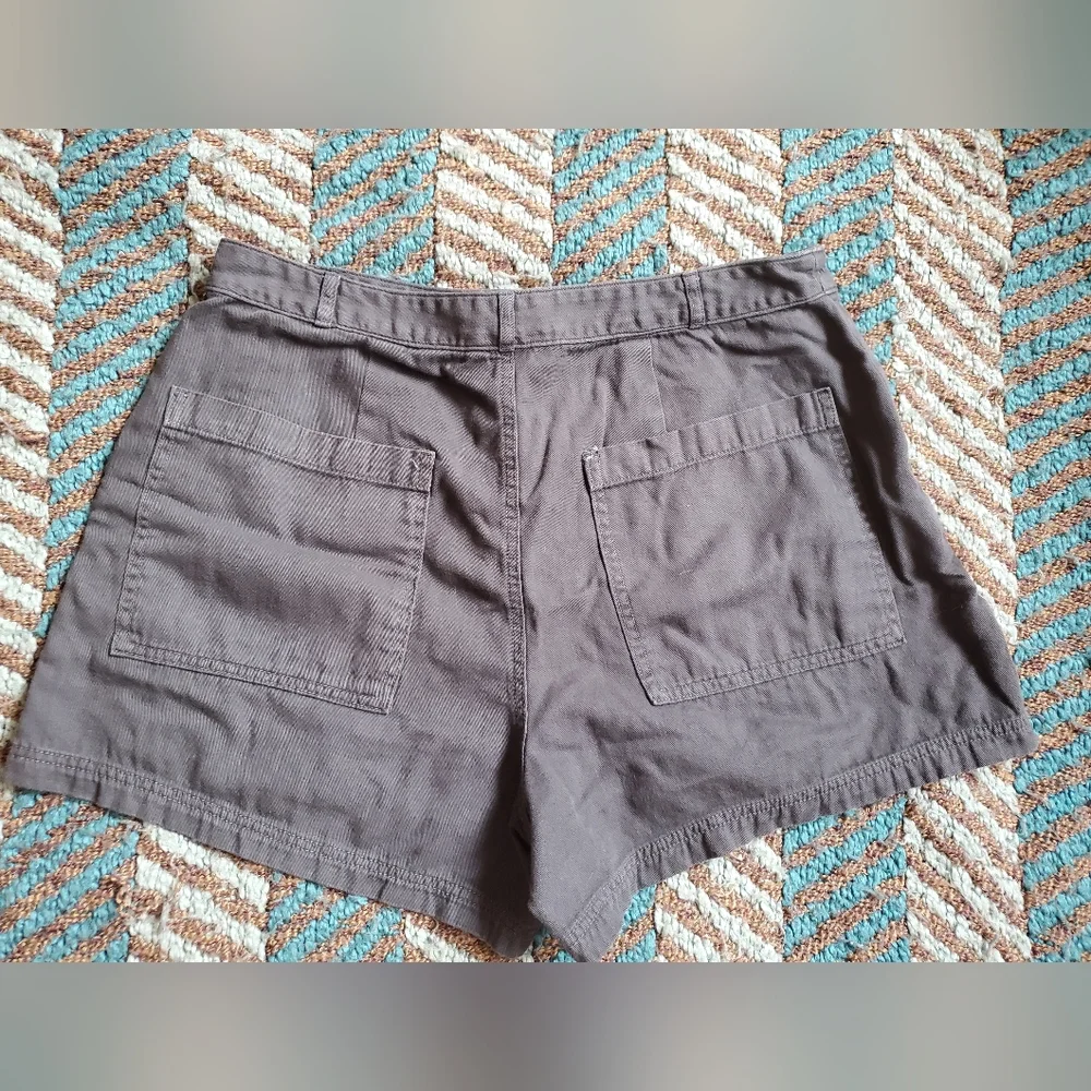 Universal Thread Shorts - Picture 3 of 3